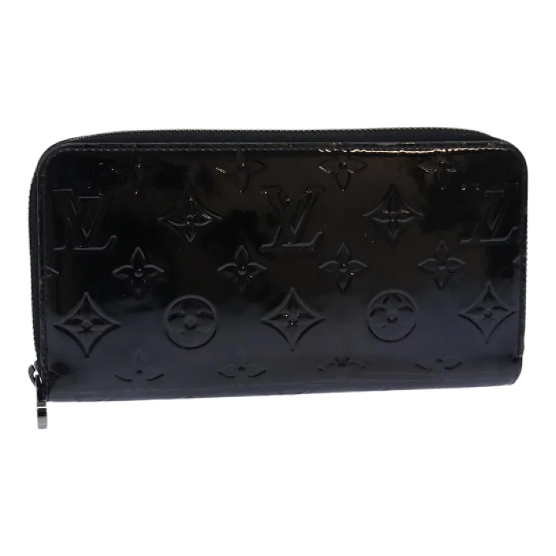 Louis Vuitton backpacks with a padded laptop compartment for travelLOUIS VUITTON Zippy wallet