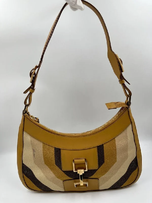 Women Gucci bags with a zippered interior pocketVintage Gucci Jackie Bag