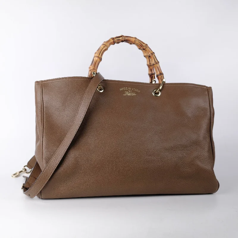 Ladies Gucci shoulder bags with a magnetic - closure flapGucci Bamboo Handle Large Tote Brown