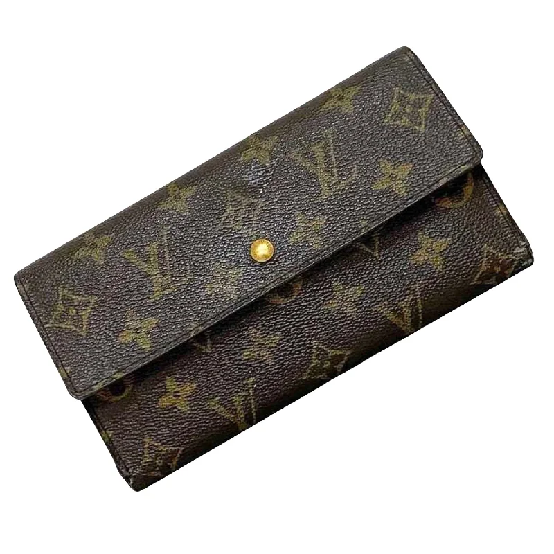 Louis Vuitton bags with a detachable mirror inside for on - the - go touch - upsLOUIS VUITTON Portefeuille Sarah Wallet