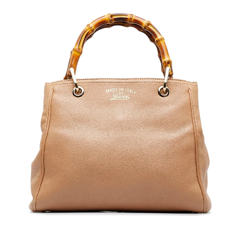 Women Gucci bags with a zippered interior pocketGucci Bamboo Shopper Small Light Brown