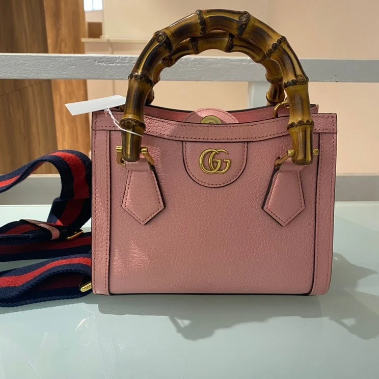 Women Gucci bags with a front - flap pocket for quick - access itemsGucci Bamboo Bag