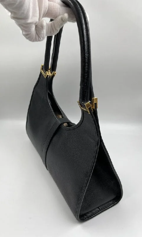 Women Gucci bags with a zip - around closure for securityVintage Gucci Jackie Bag