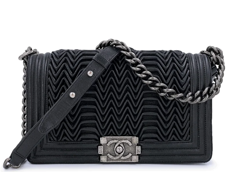 Chanel classicChanel Black 3D Pleated Boy Flap Bag Medium Lambskin