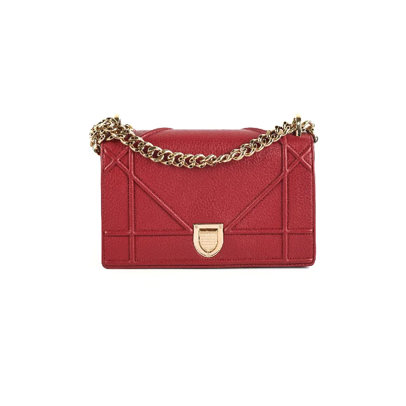 Christian Dior bags with a zip - top closure and multiple compartmentsChristian Dior Small Diorama Burgundy Crossbody Bag