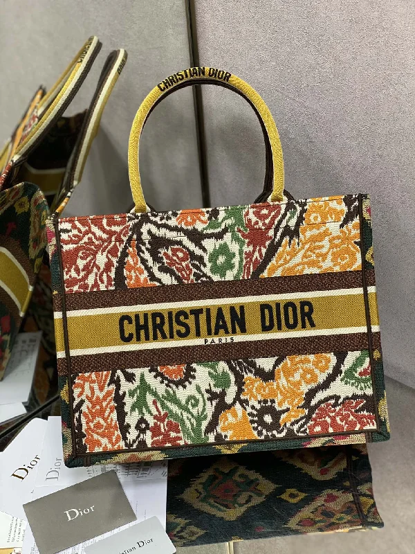 Christian Dior handbags with a removable shoulder strap for versatilityChristian Dior Bags  496