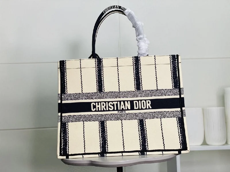 Contemporary Christian Dior handbags with a unique shapeGlitzyBags - Designer bags by Dior 117