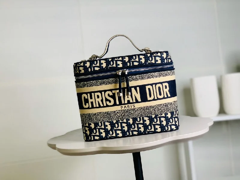 High - fashion Christian Dior bags with a geometric patternGlitzyBags - Designer bags by Dior 130