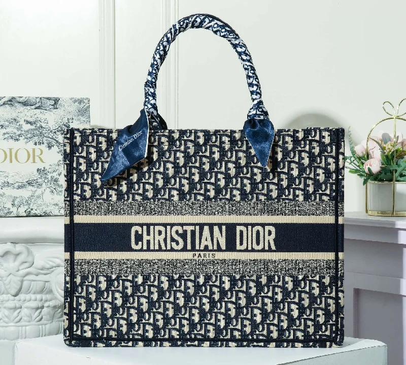 Christian Dior crossbody bags with a front - flap pocket for easy accessGlitzyBags - Designer bags by Dior 141