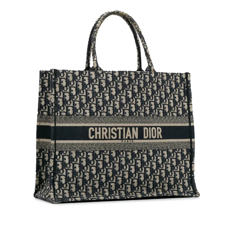 Christian Dior bags with a quilted pattern and gold - toned hardwareDior Large Oblique Book Tote (6vnkmC)