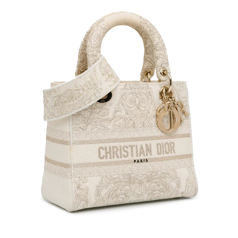 Christian Dior Saddle bags with a studded trim for a bold lookDior Medium Around The World Stella Lady D-Lite (qZA4KI)