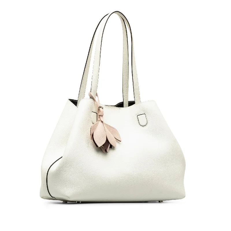 Christian Dior handbags with a snap - button closure and a decorative buckleDior Medium Blossom Tote (HP9jIU)