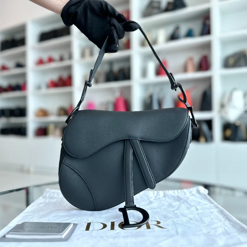 Christian Dior handbags with a back - pocket for quick storageSaddle Medium All Black Classic Lambskin BHW