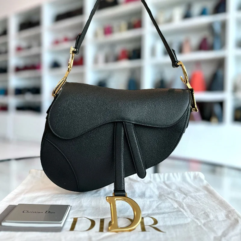 Contemporary Christian Dior handbags with a unique shapeSaddle Medium Grained Calfskin Black GHW