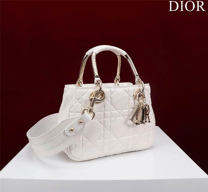 Fashion - forward Christian Dior tote bags for the modern womanWF - Dior Bag - 241