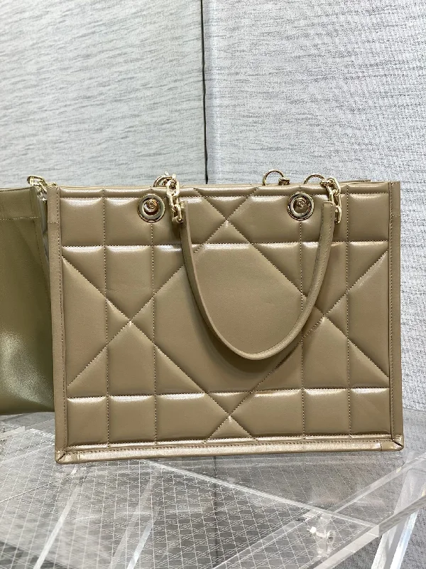 Christian Dior handbags with a detachable mirror for on - the - go touch - upsWF - Dior Bag - 277