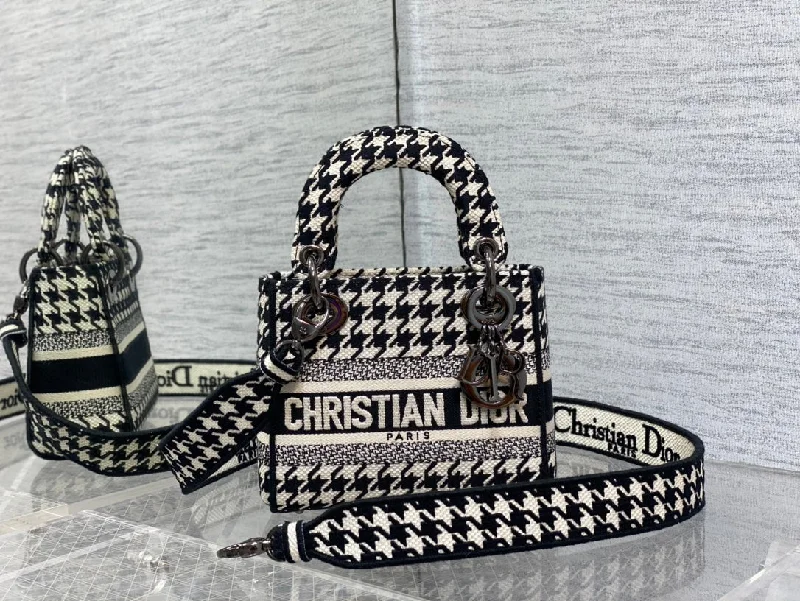 Christian Dior handbags with a detachable mirror for on - the - go touch - upsWF - Dior Bag - 283